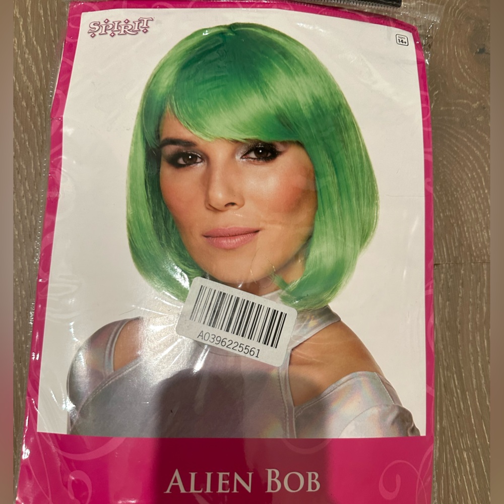 Green Alien Bob Wig NWT